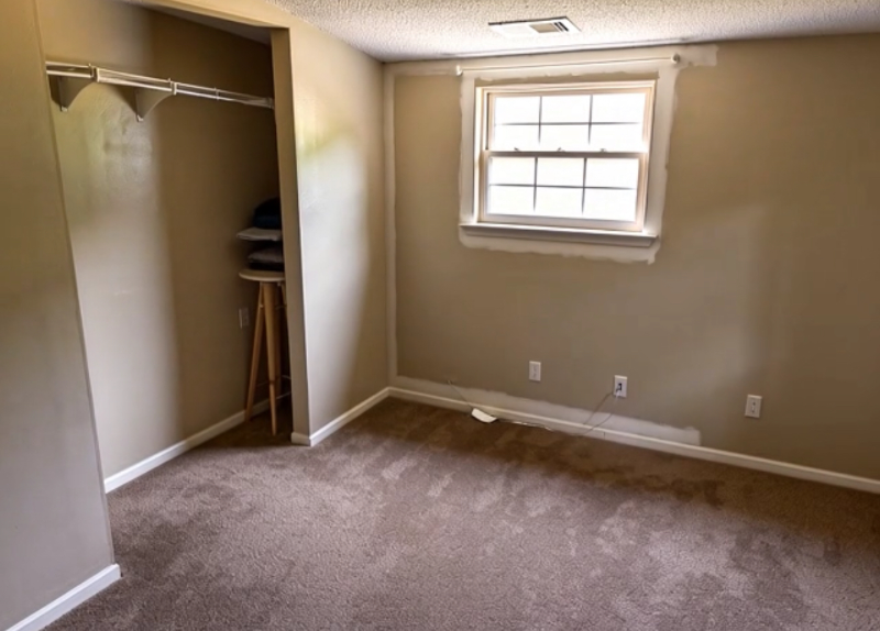 811 W 30th St - Photo 5 of 8