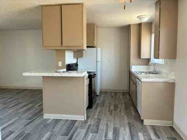 995 N Mollison Ave #25 - Photo 2 of 6