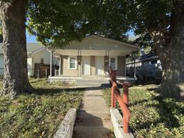 featured image of 1608 Hoefgen St #1608