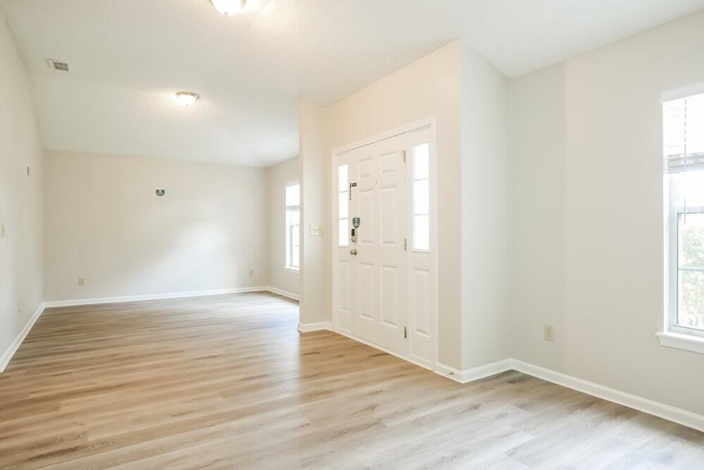 9250 Hawks Point Dr - Photo 5 of 16