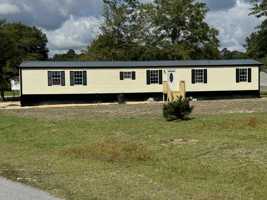 featured image of 14 Vickie Ln