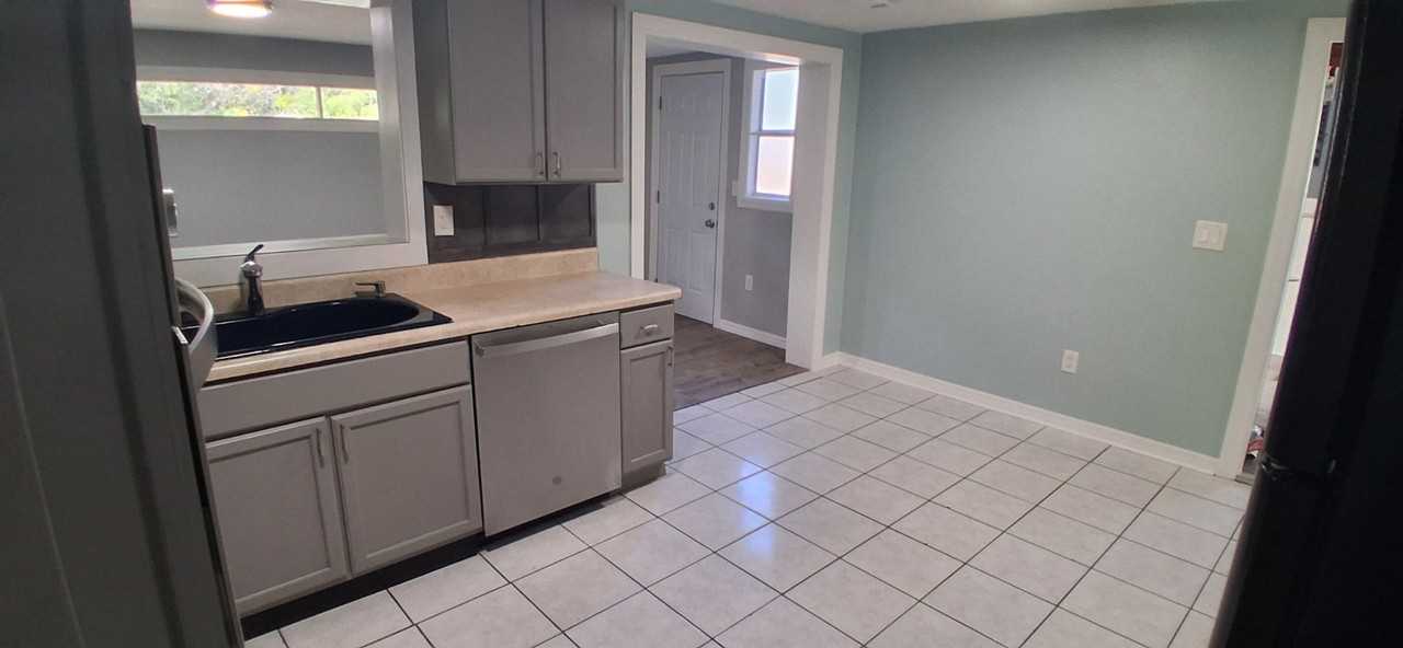 11021 Areca Dr - Photo 3 of 17