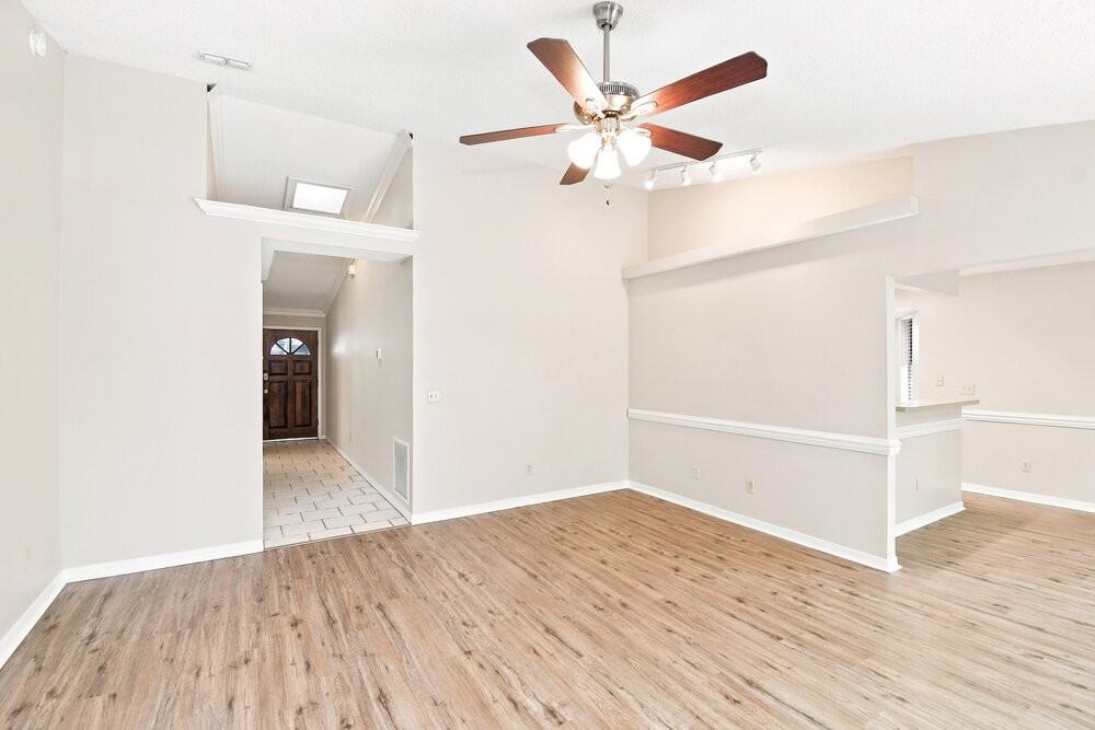 2232 Alderney Ct - Photo 3 of 16