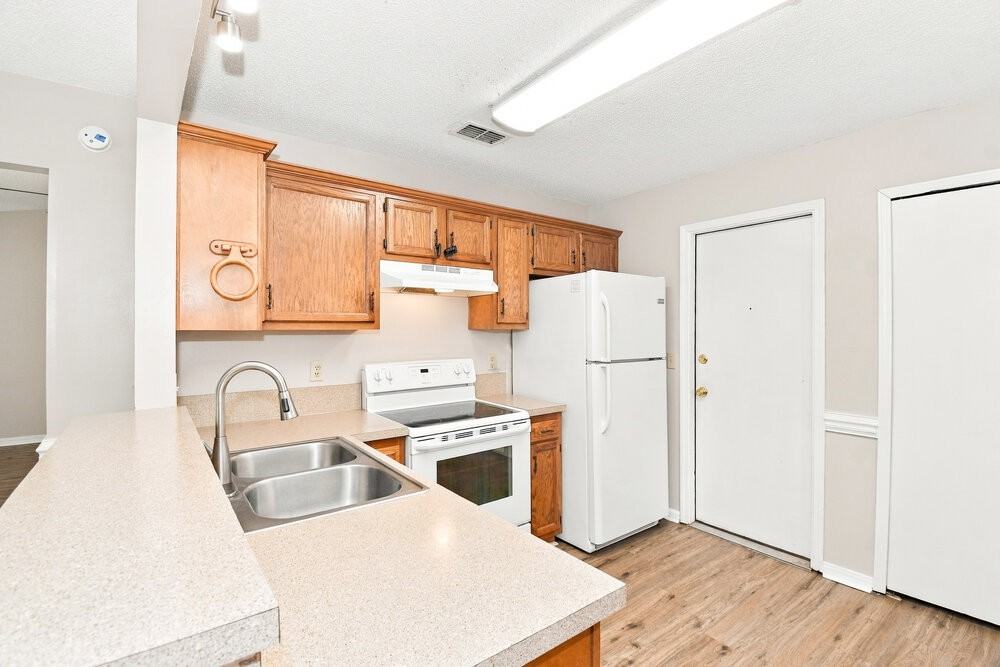 2232 Alderney Ct - Photo 6 of 16