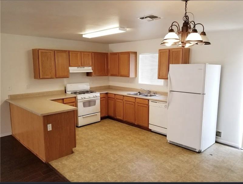 73556 Sunnyslope Dr #D - Photo 5 of 13