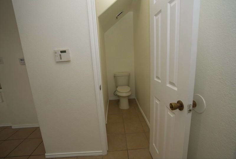 746 Sonesta Dr #B - Photo 3 of 10