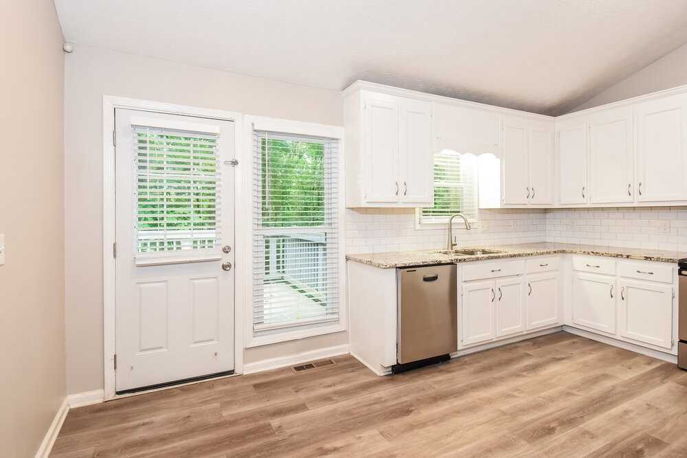 580 Toonigh Rd - Photo 7 of 20