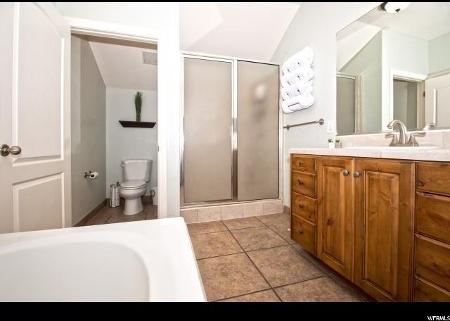 1353 S Somerset Dr - Photo 4 of 50