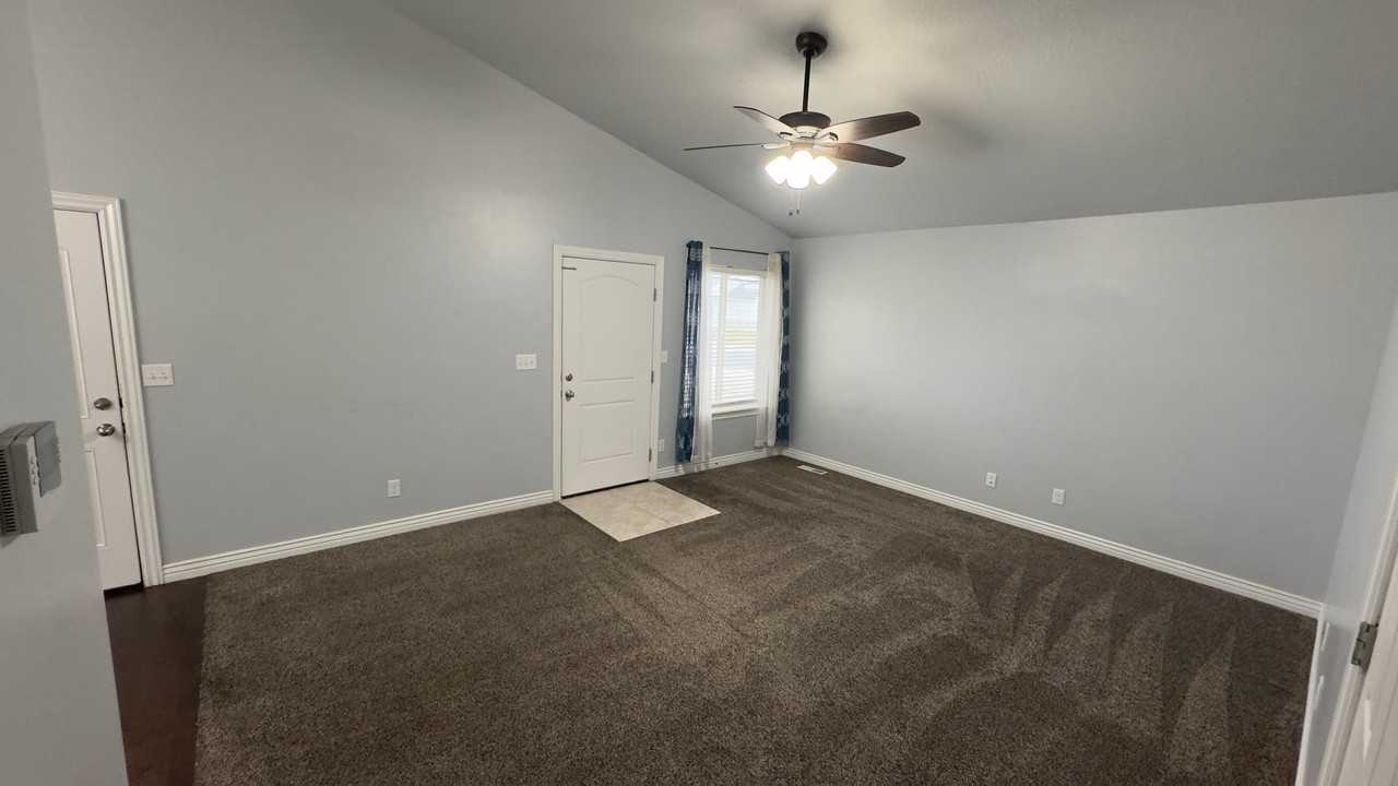 1704 E Tumwater Ln - Photo 6 of 35