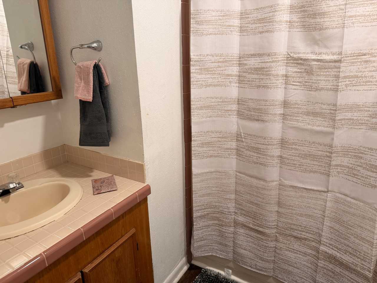 2801 S Chestnut St - Photo 3 of 9