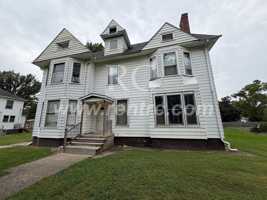 featured image of 1218 N Walnut St Apt 2n