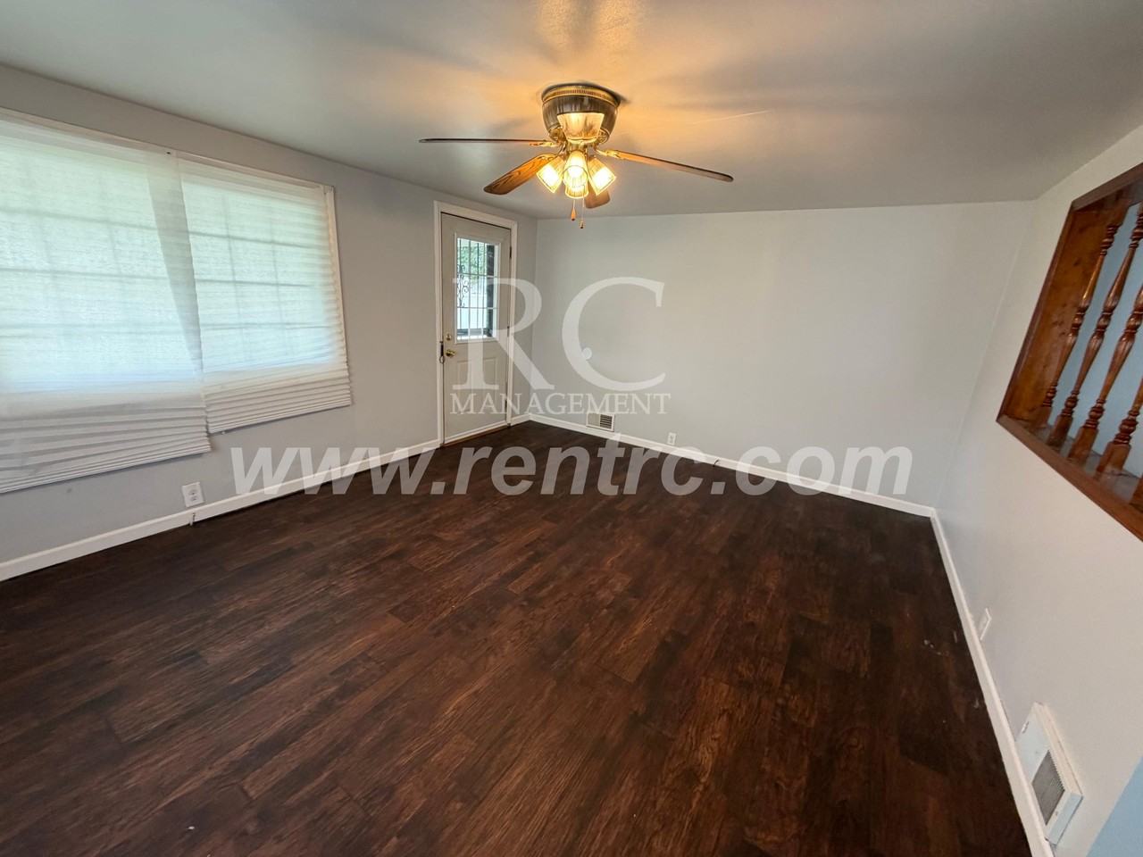 1218 Clarence St - Photo 7 of 15