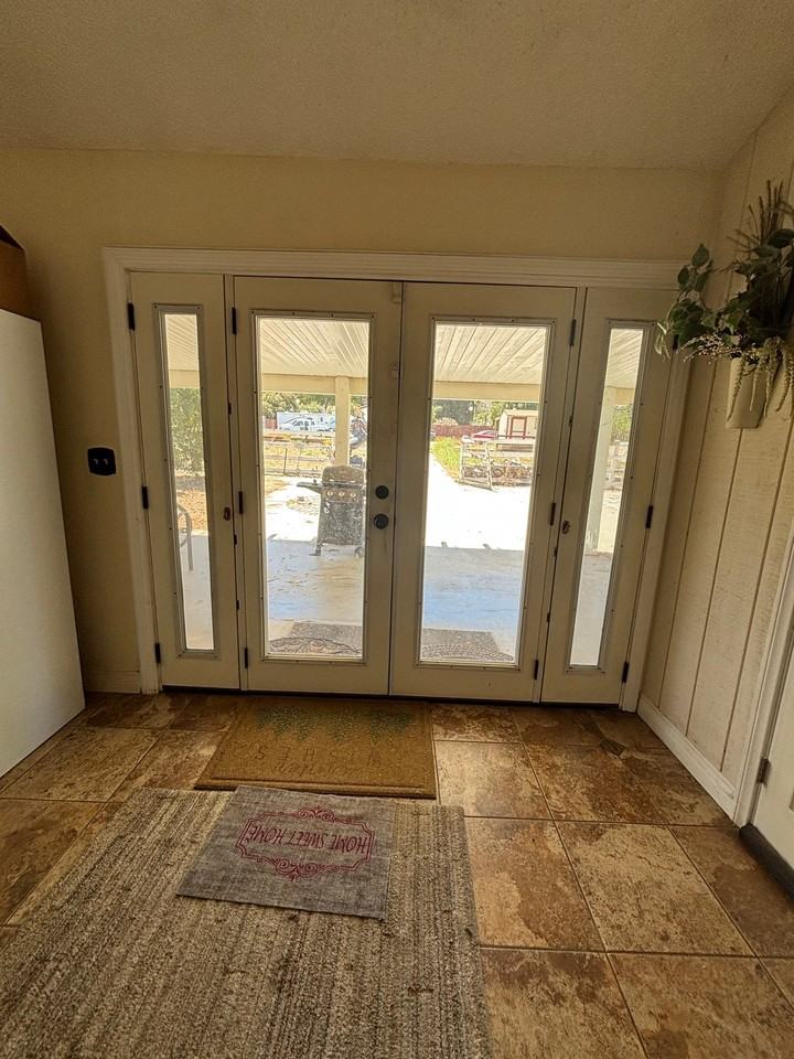 21355 Webster Ave - Photo 2 of 13