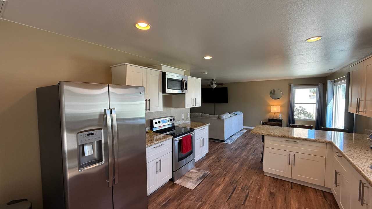 13887 S Blayde Dr - Photo 4 of 17