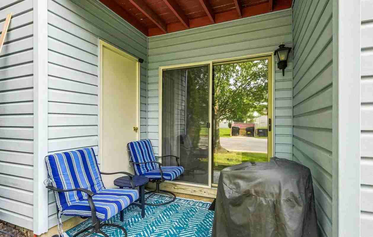 501 Cascade Ct - Photo 4 of 17