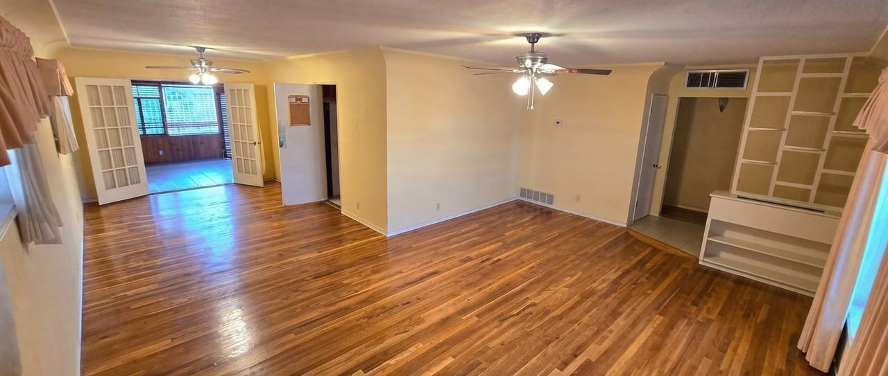 4701 Leeds Ave - Photo 3 of 12