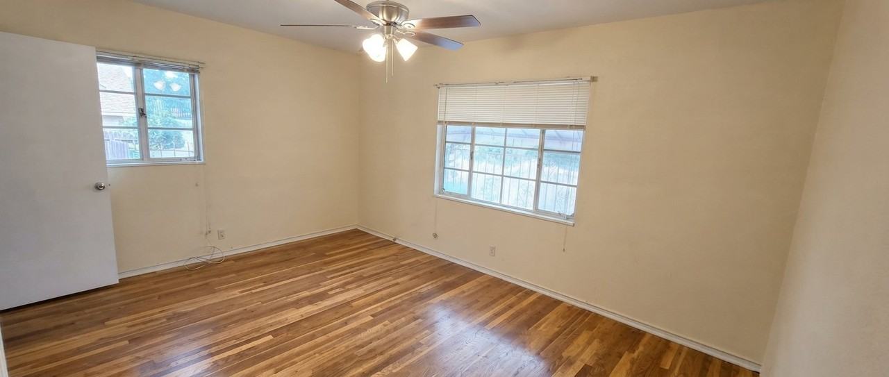 4701 Leeds Ave - Photo 5 of 12