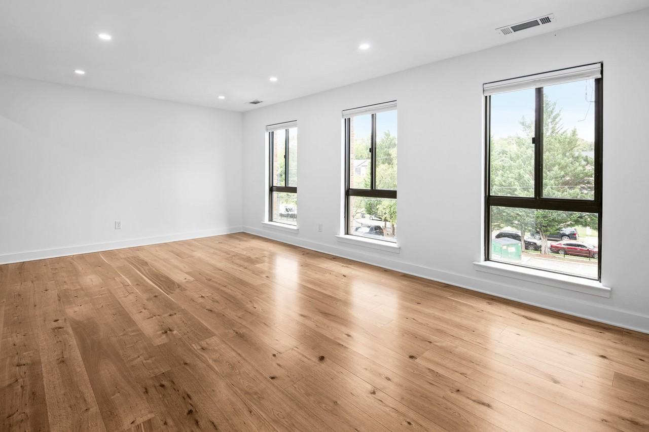 1707 Gainesville St Se #301 - Photo 4 of 13