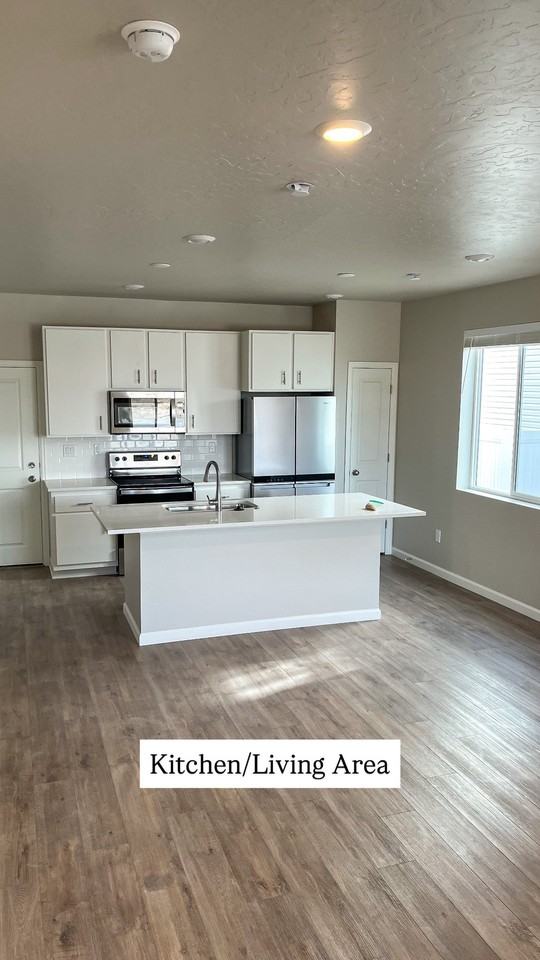 57 N Riverside Dr - Photo 2 of 15