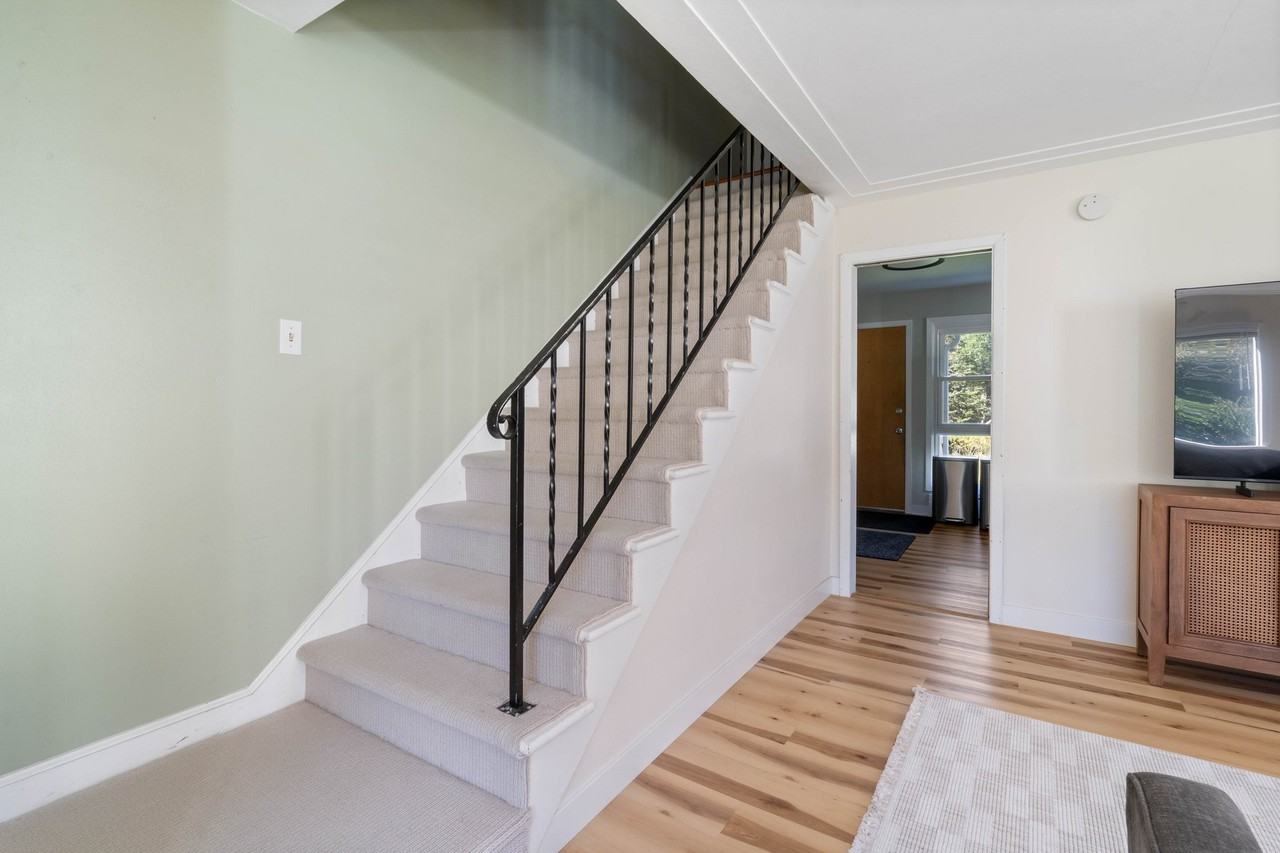 3715 Rendle Ave - Photo 5 of 17
