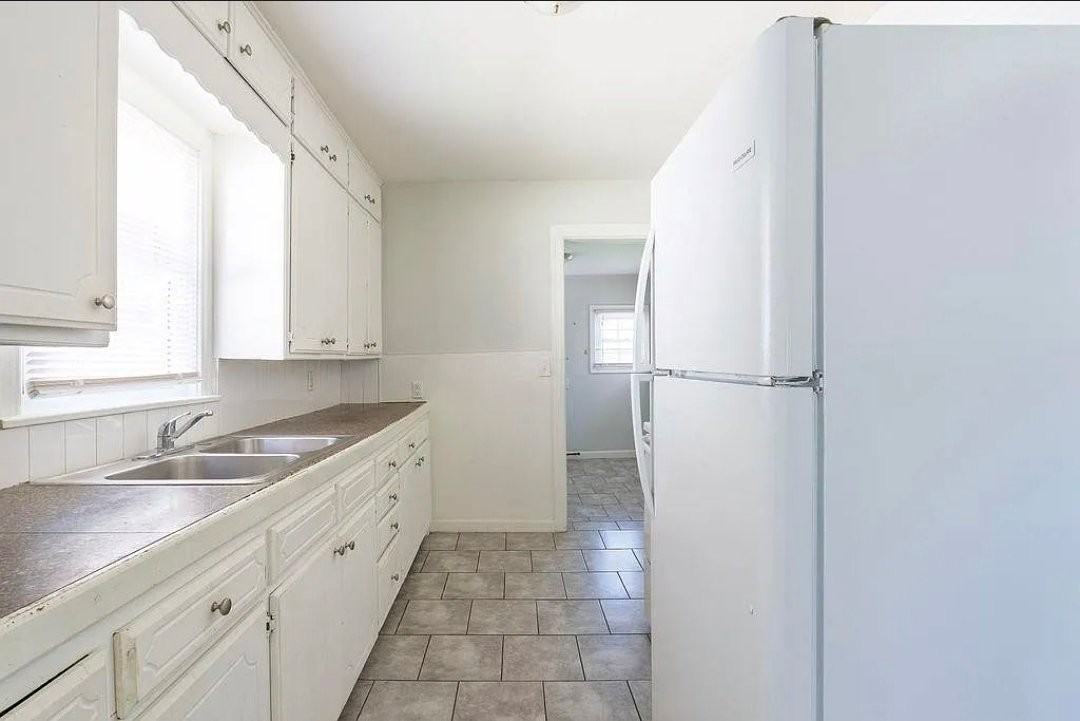 314 W Georgia St - Photo 4 of 7