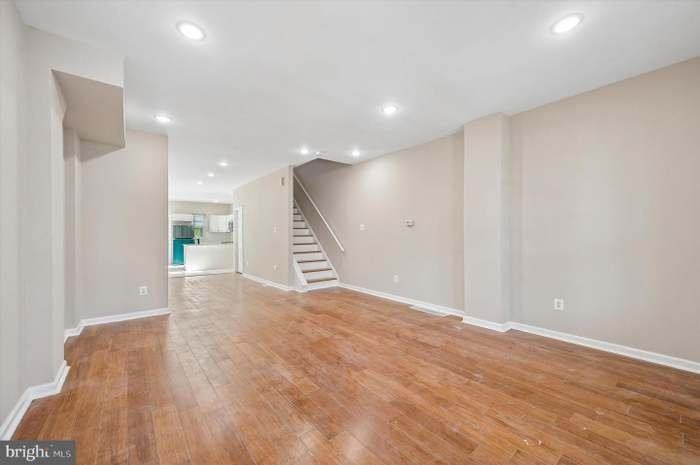 6034 Irving St - Photo 6 of 13