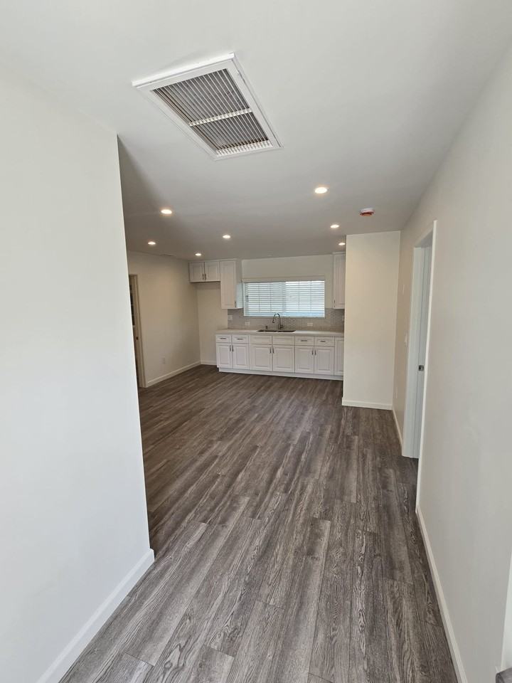 15417 Tuba St #2 - Photo 3 of 6