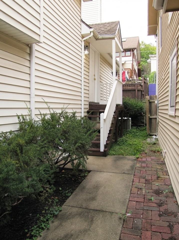 4627 Genessee St Apt B - Photo 2 of 20