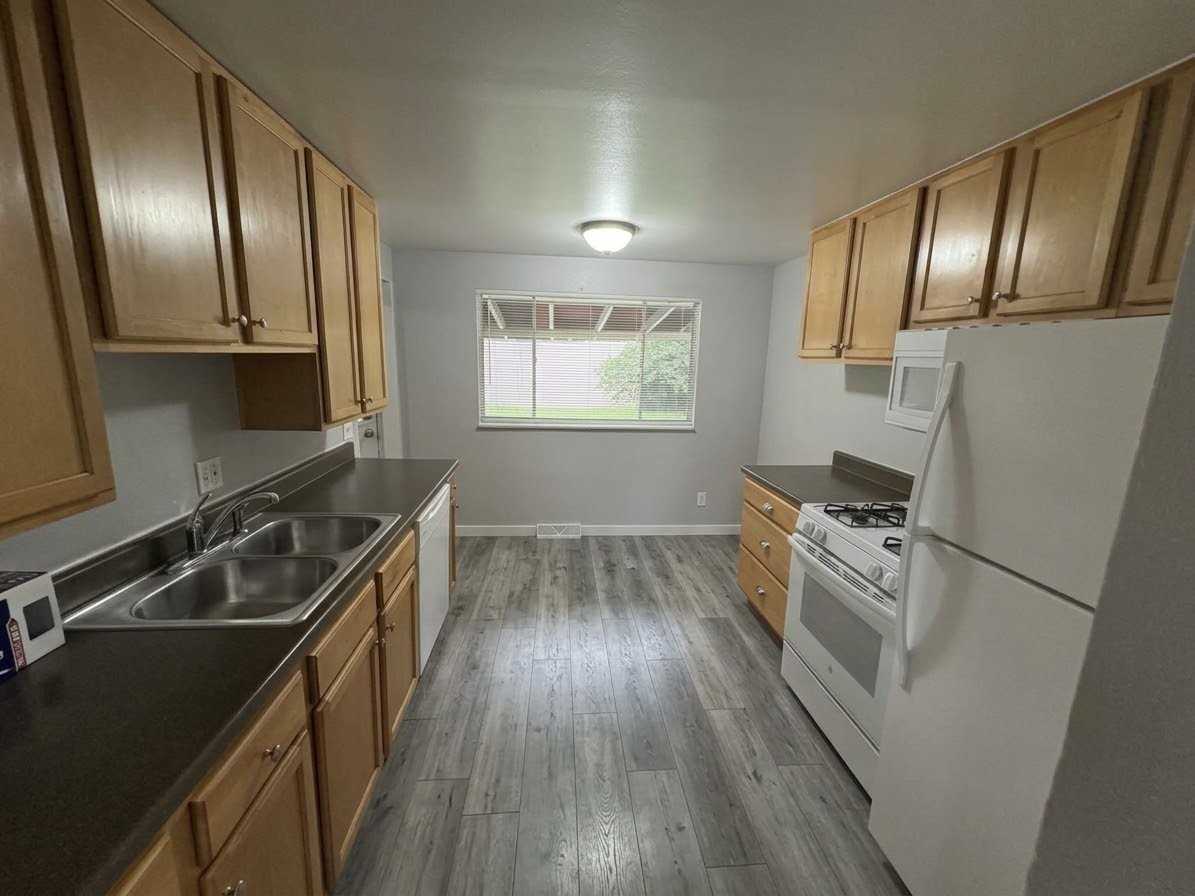 7641 Elmwood Ln - Photo 2 of 13