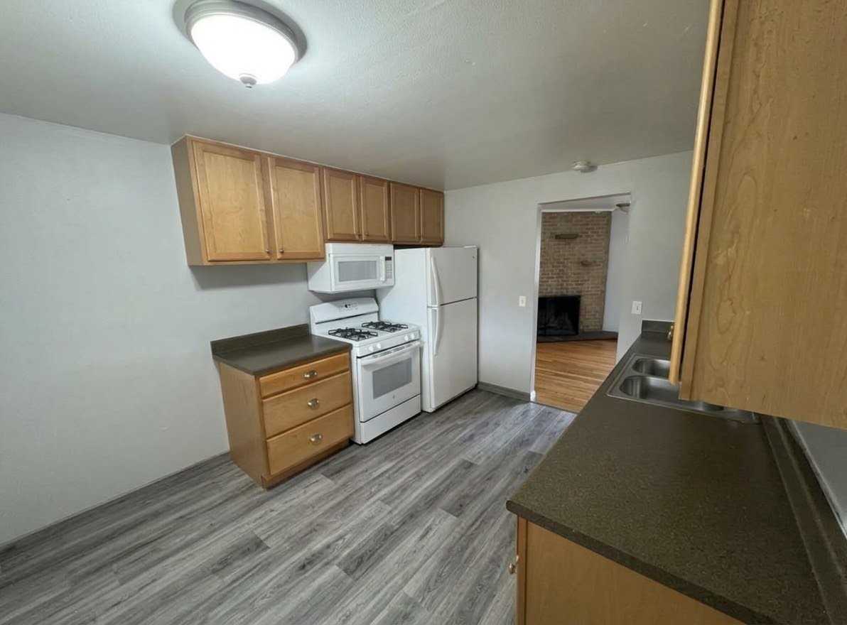 7641 Elmwood Ln - Photo 3 of 13