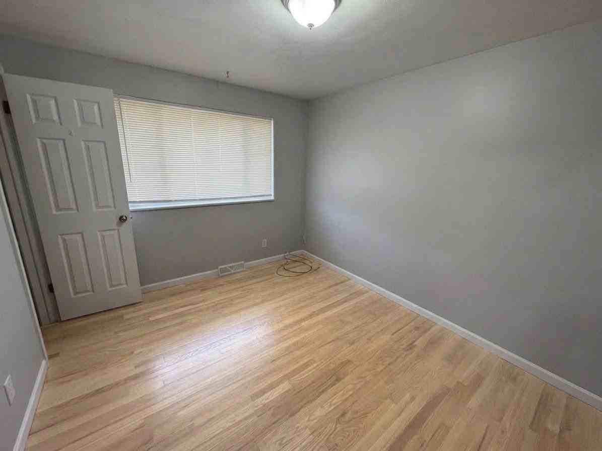 7641 Elmwood Ln - Photo 5 of 13