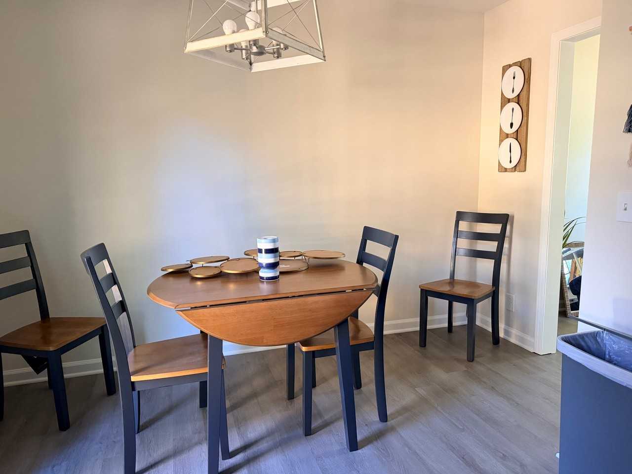 2602 Lockrd - Photo 2 of 3