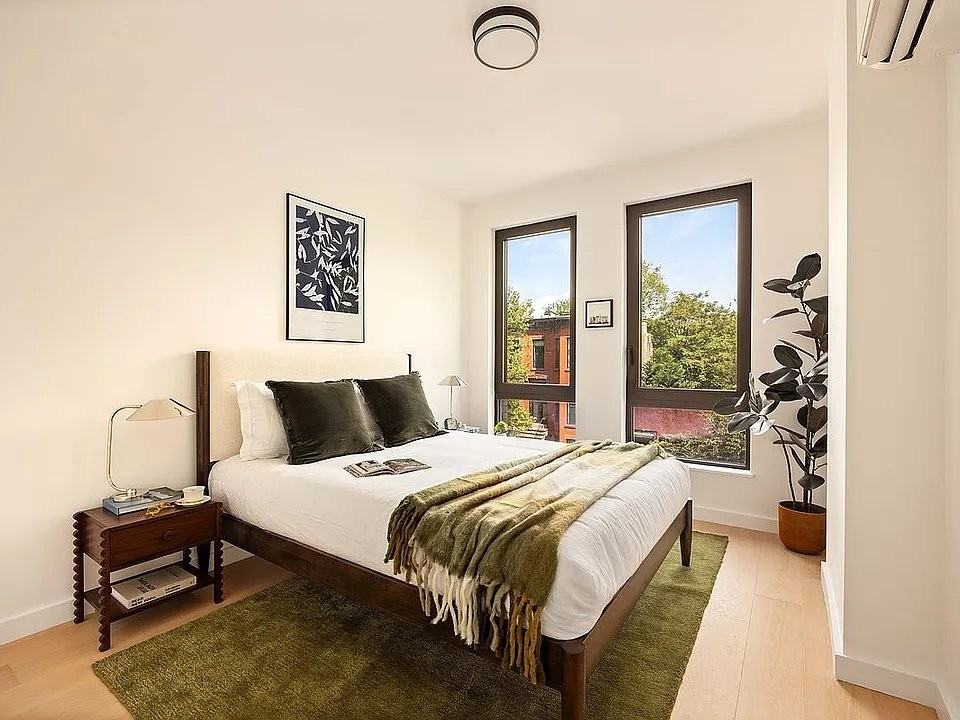 194 Bainbridge St #507 - Photo 6 of 17