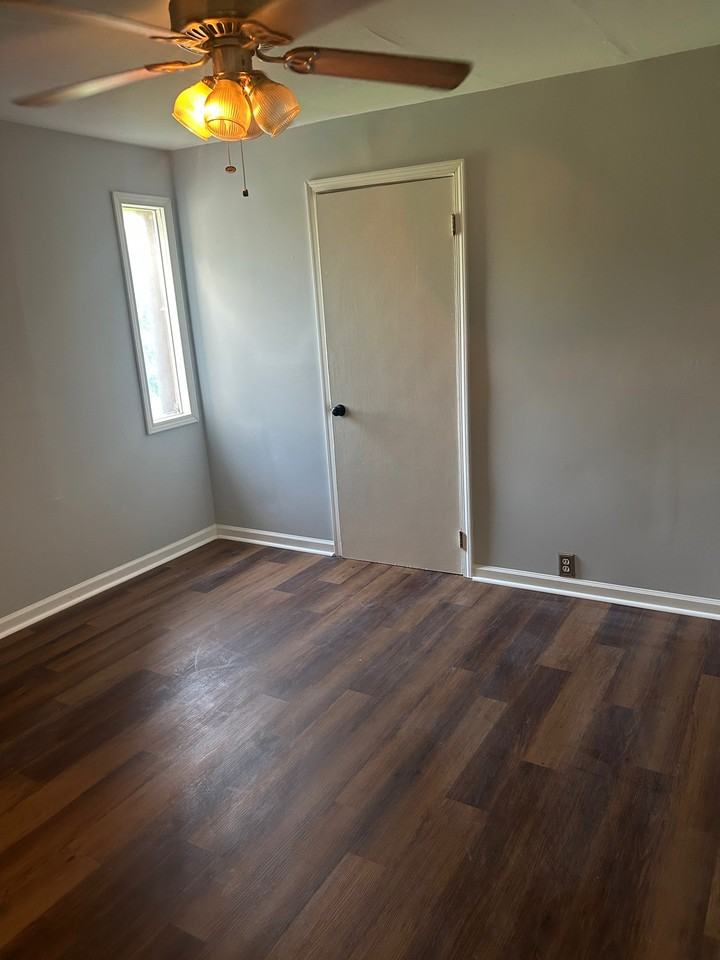 555 Logue Rd - Photo 4 of 6