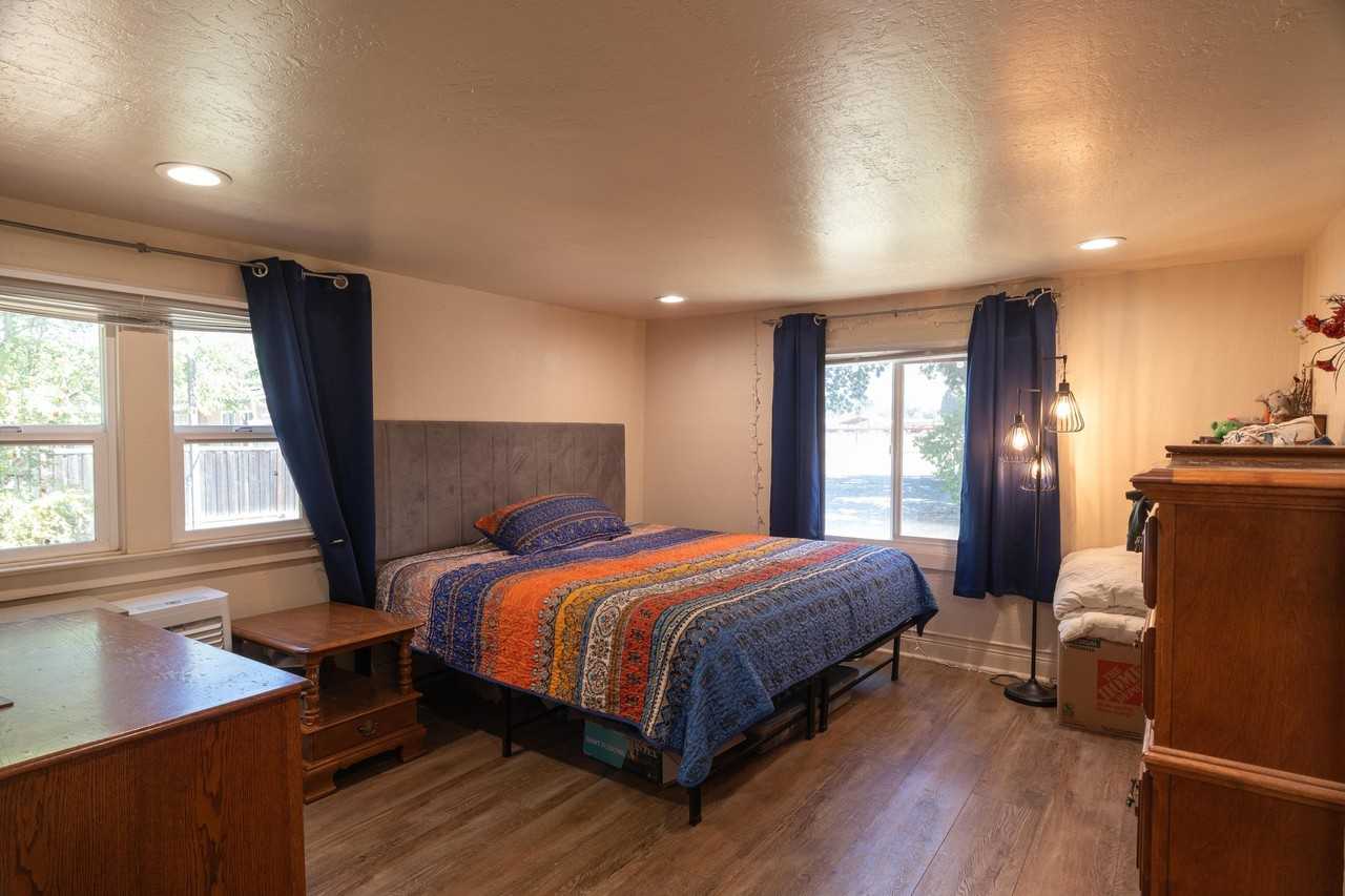 11695 Foothill Ave - Photo 2 of 5
