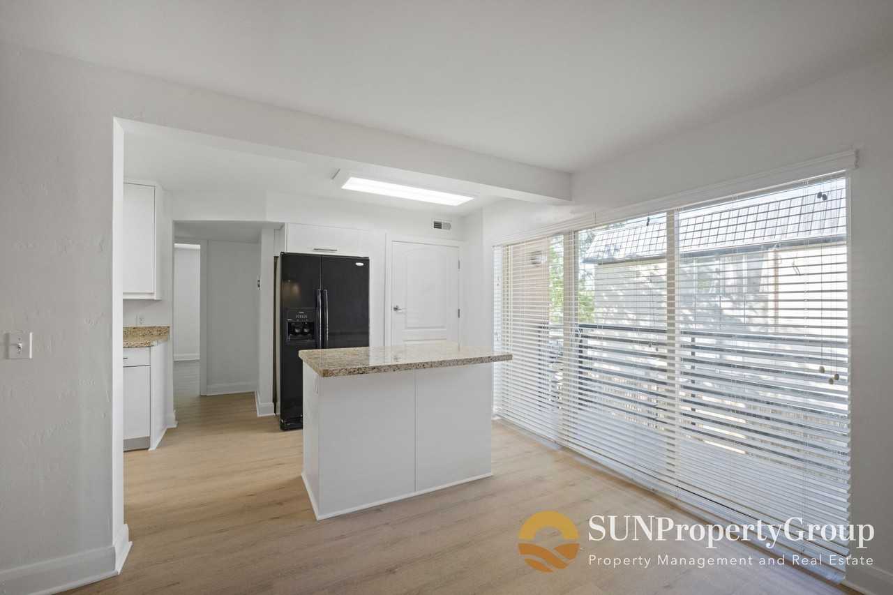 963 E St #210 - Photo 4 of 19