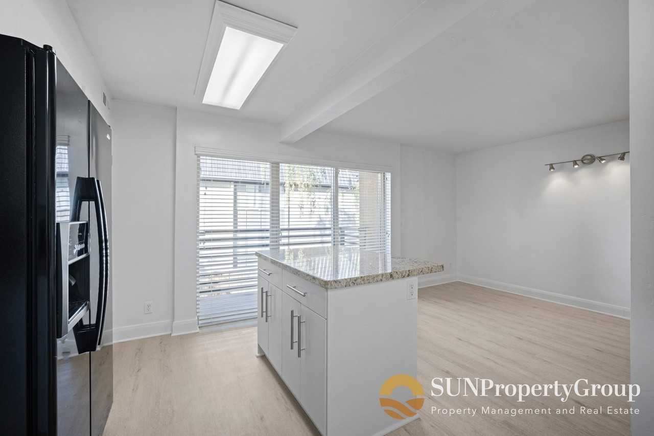963 E St #210 - Photo 5 of 19