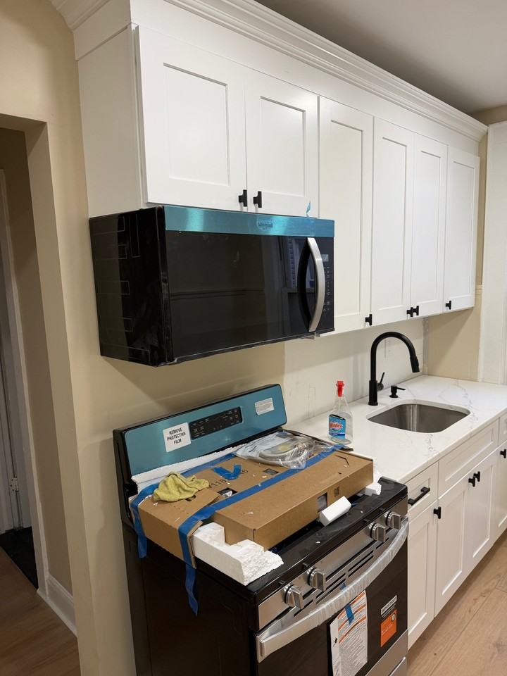 1576 Leslie St #1R - Photo 2 of 12