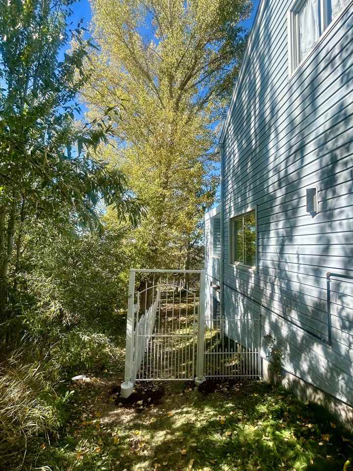 11804 S Country Club Dr - Photo 3 of 19
