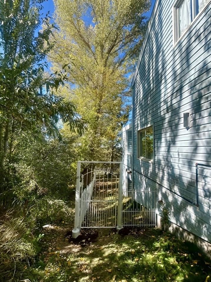 11804 S Country Club Dr - Photo 4 of 19