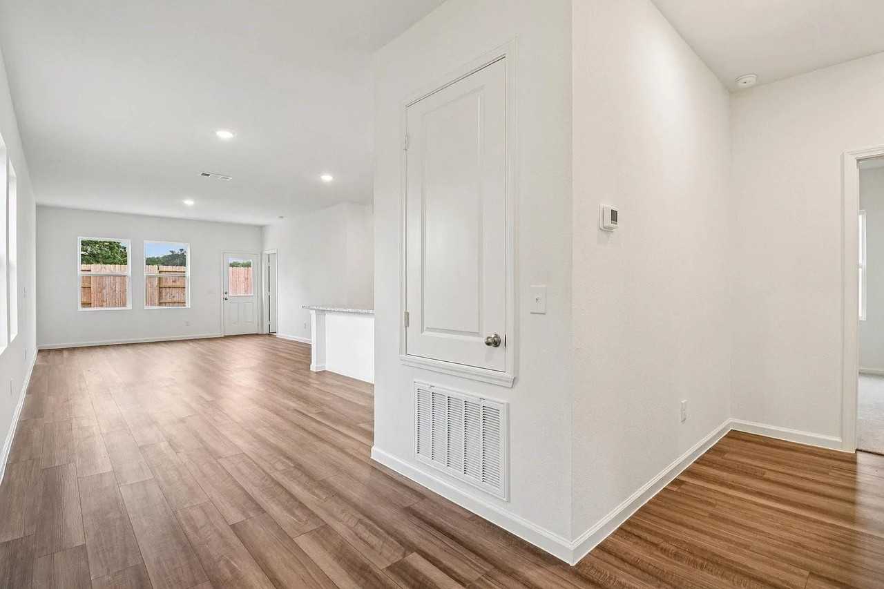 9376 Boulder Blvd - Photo 6 of 18