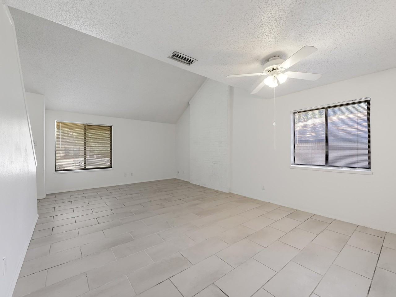 2826 Holy Cross Ln - Photo 5 of 20