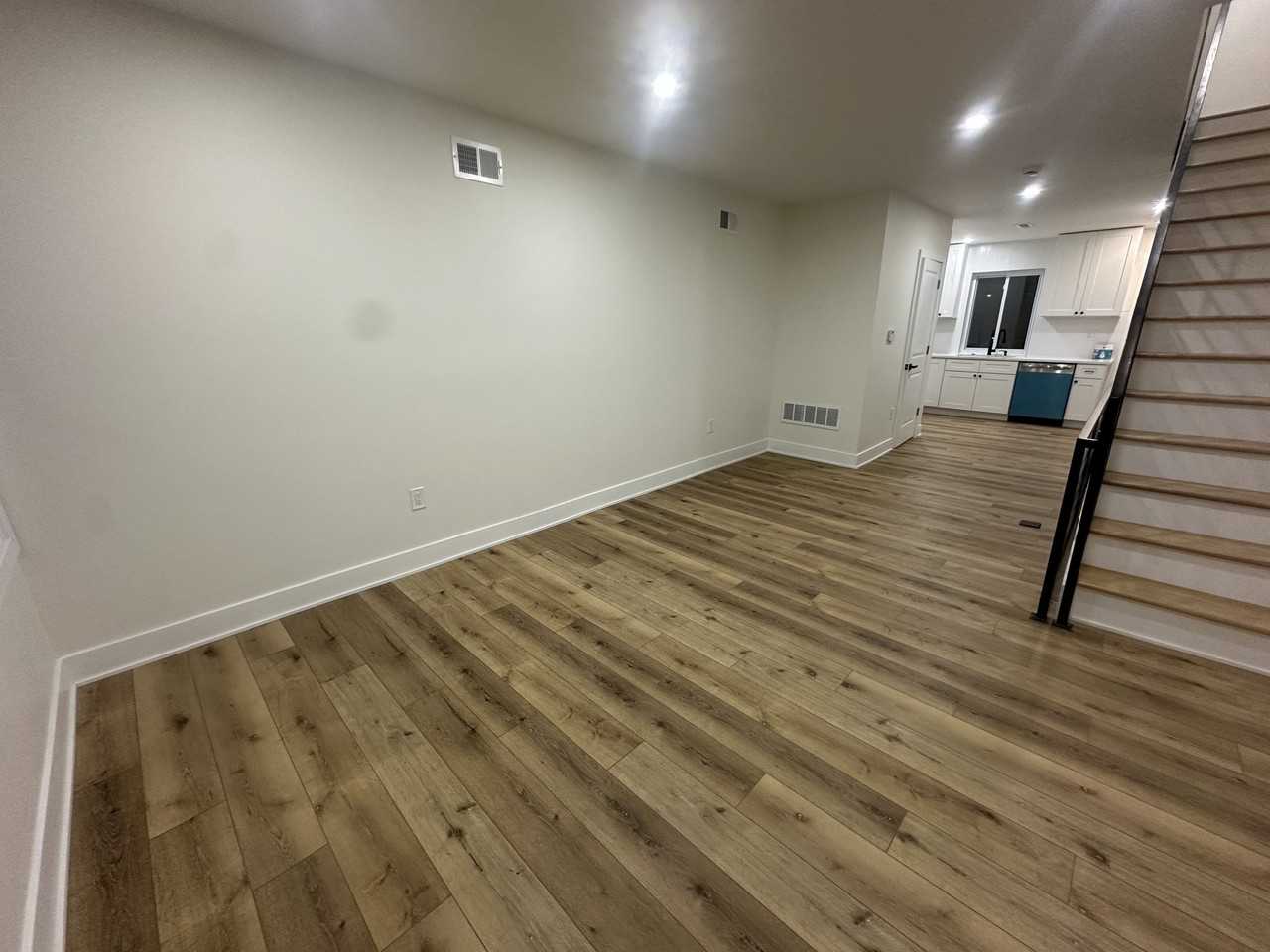 539 Mcclellan St - Photo 3 of 19
