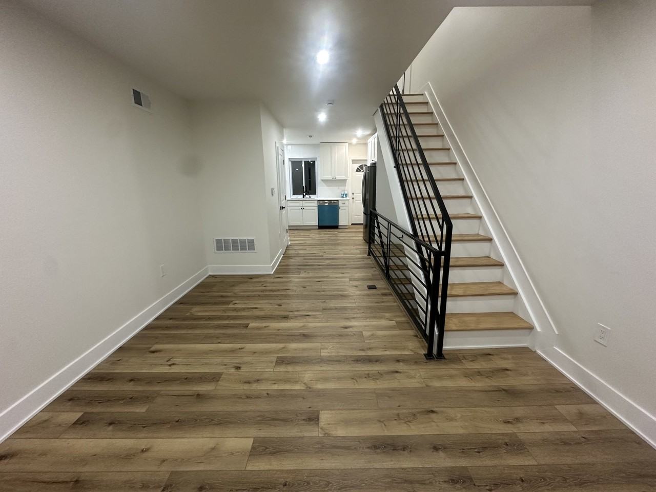 539 Mcclellan St - Photo 4 of 19