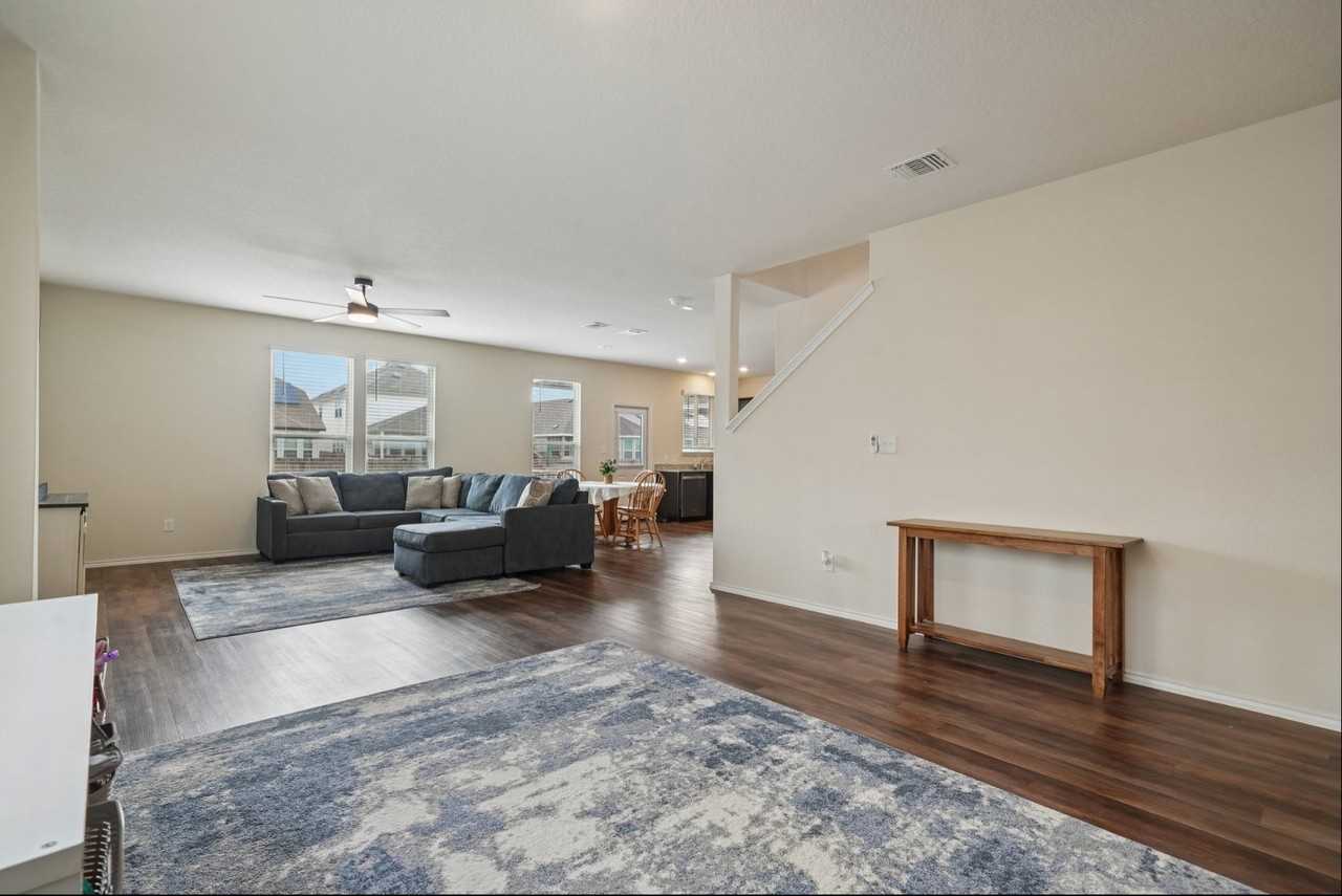 4037 Sun Meadow Ln - Photo 2 of 16