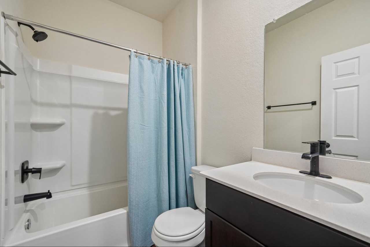 4037 Sun Meadow Ln - Photo 4 of 16