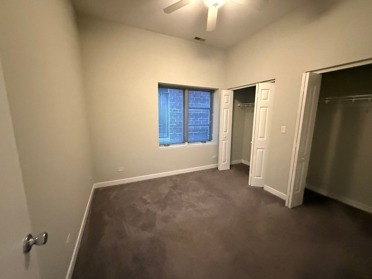 44 N Paulina St - Photo 4 of 9
