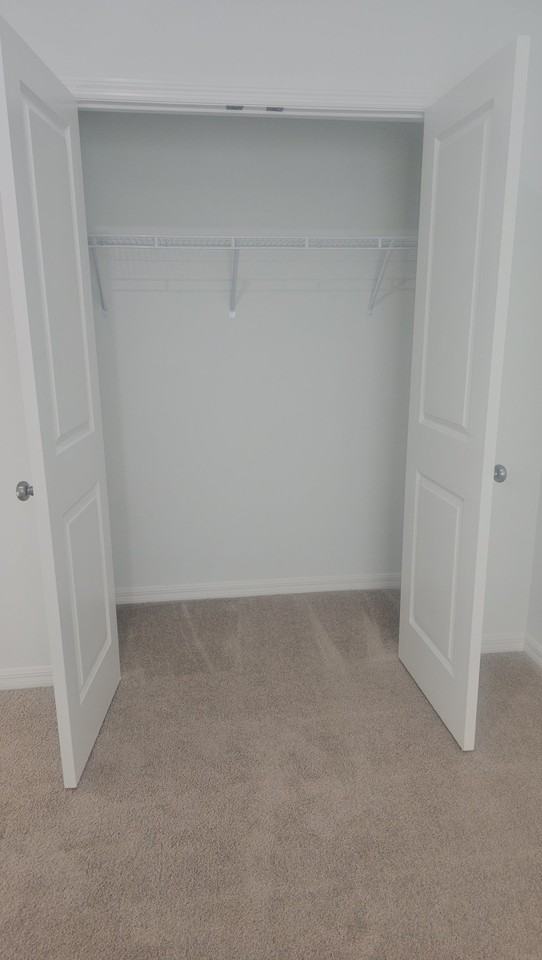 4381 Riverbend Blvd #1 - Photo 5 of 11