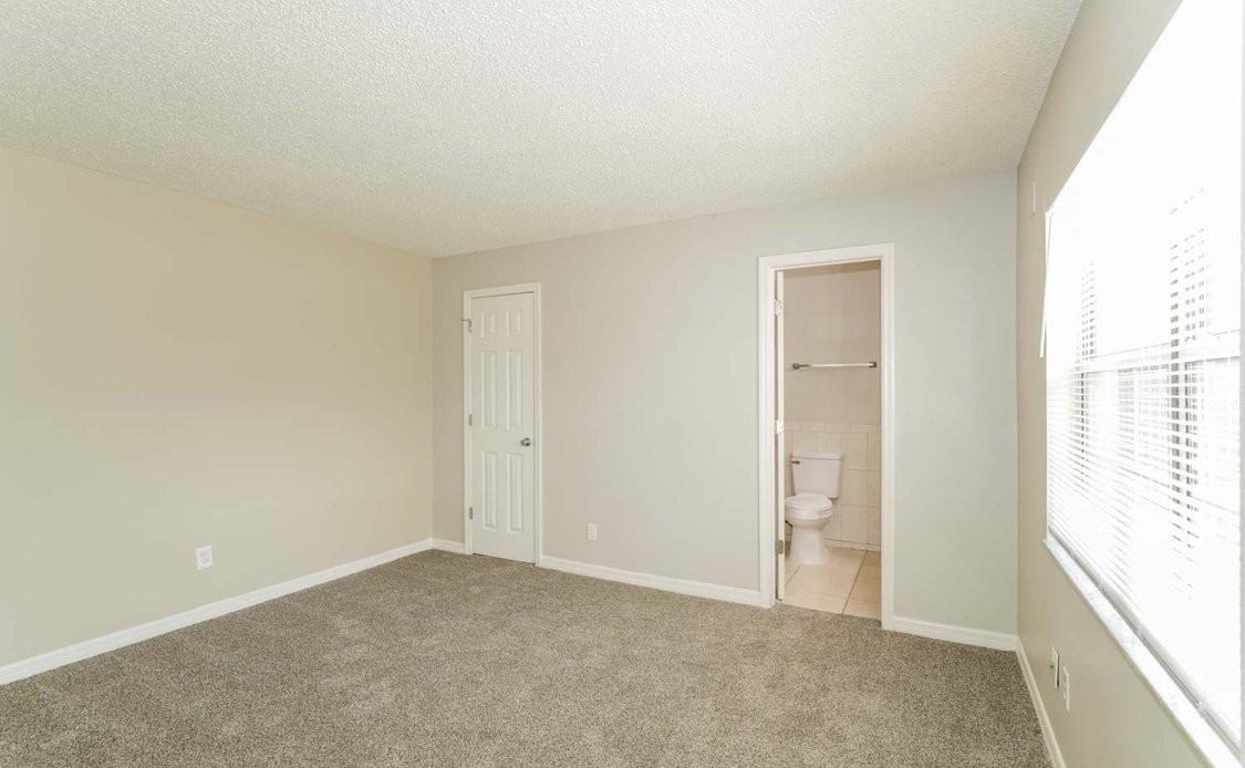 10533 Chadbourne Dr - Photo 3 of 7