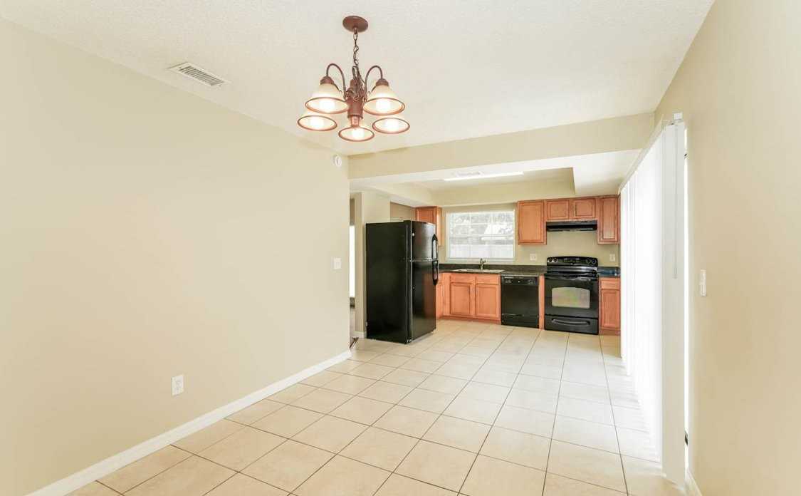 10533 Chadbourne Dr - Photo 5 of 7